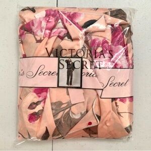 Victoria's Secret Pink and Cream Floral Wrap